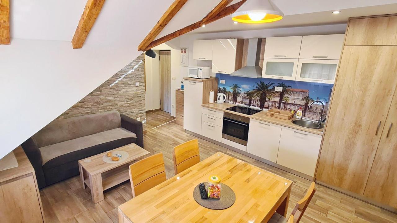 Attic Split Apartment Near City Centre Exterior foto