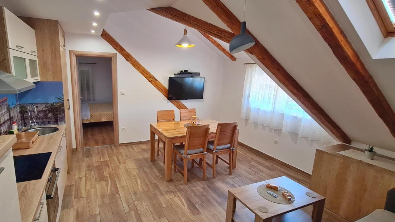 Attic Split Apartment Near City Centre Exterior foto